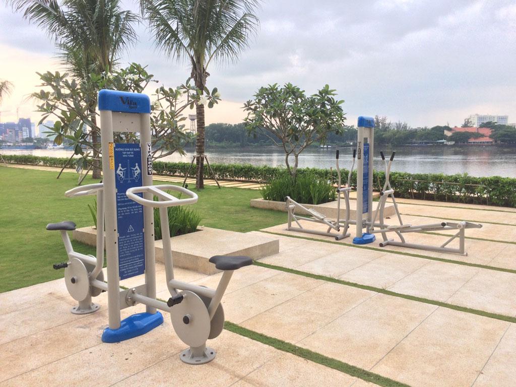 Giảm béo bằng các thiết bị thể thao công viên mà không cần đến phòng Gym