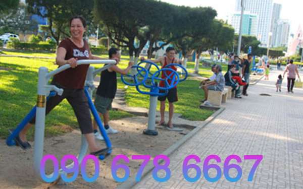 Khỏe hơn mỗi ngày nhờ thiết bị thể thao công viên