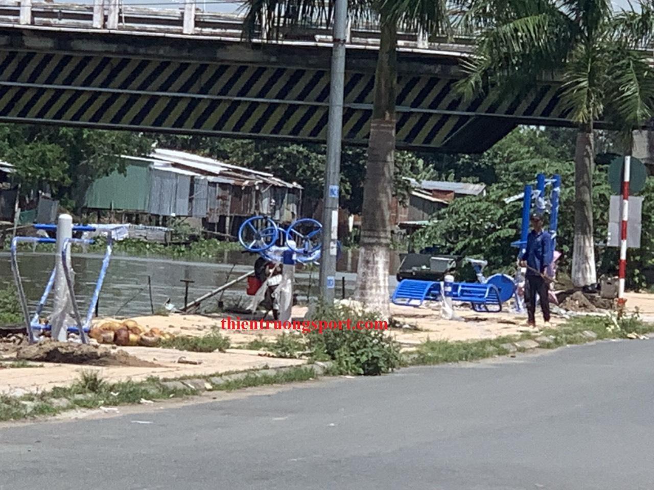 LÀM THẾ NÀO ĐỂ KÉO DÀI TUỔI THỌ CHO CÁC DỤNG CỤ THỂ THAO CÔNG VIÊN?